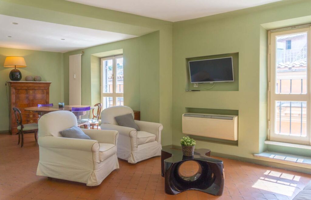 Piazza Venezia Charming And Bright Apt