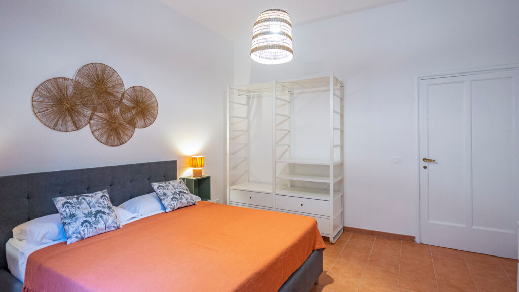 EasyTopStay – San Pietro Apartment with Courtyard