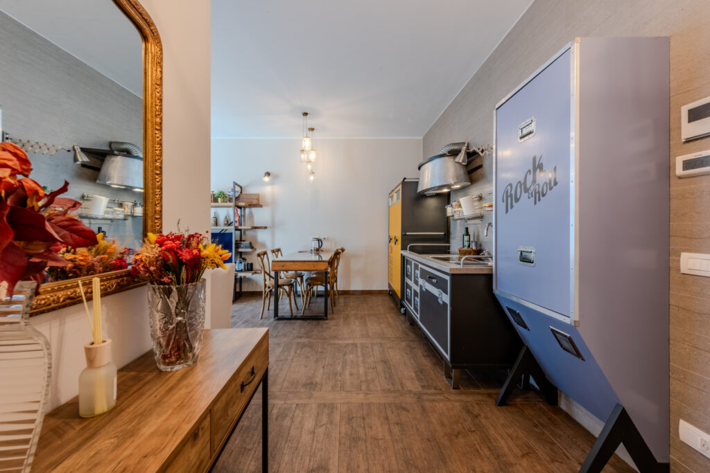 Charming Apartment with Balcony Porta Nuova Area