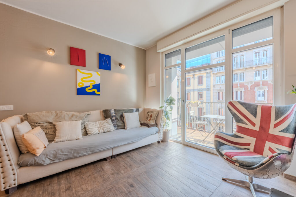 Charming Apartment with Balcony Porta Nuova Area